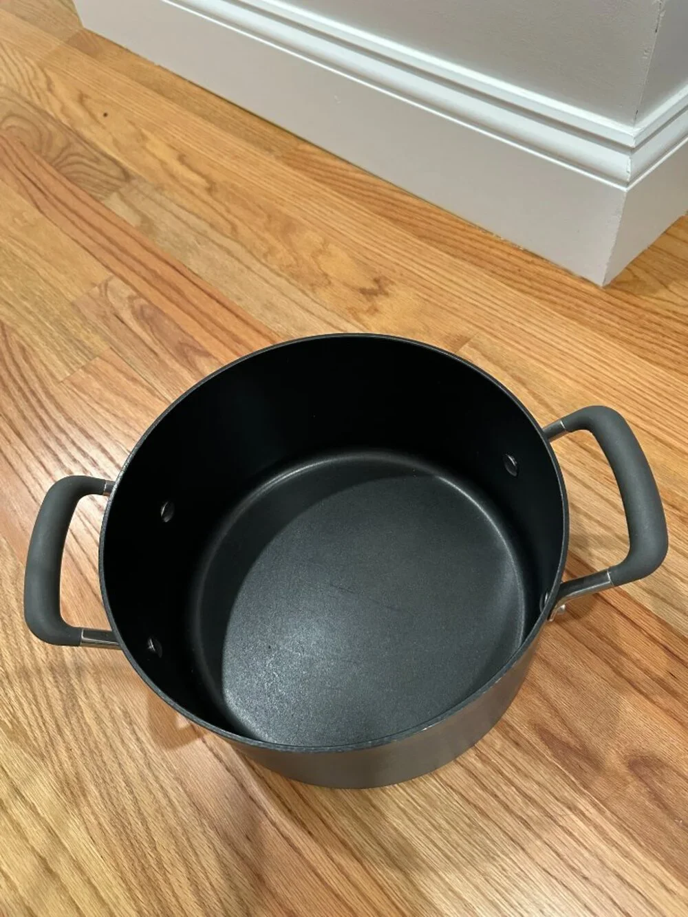 Kitchen Aid 6-Quart Pot. Hard Base Non-Stick System with Clear Glass Lid, Gray